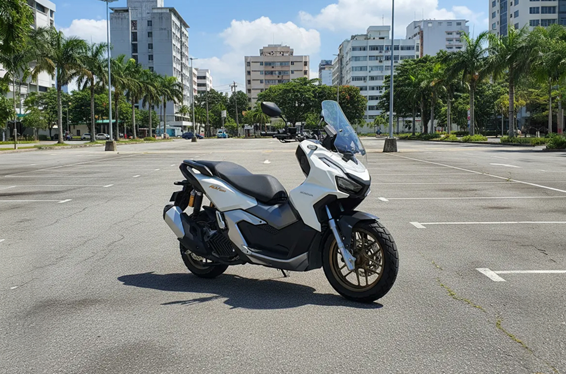 Honda ADV160 - Image 2