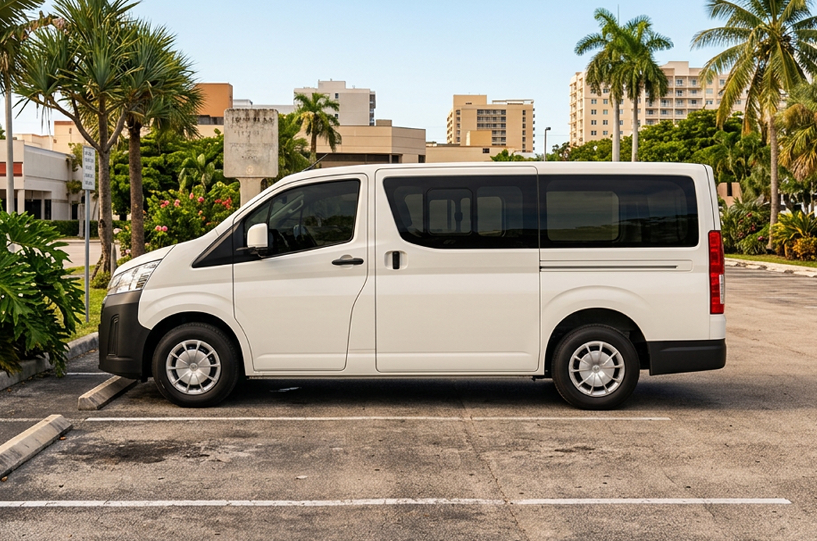 Toyota Commuter Deluxe - Image 2