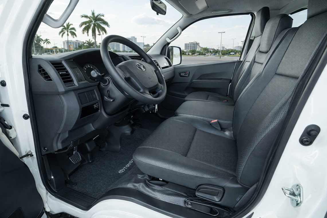 Toyota Hiace - Image 5
