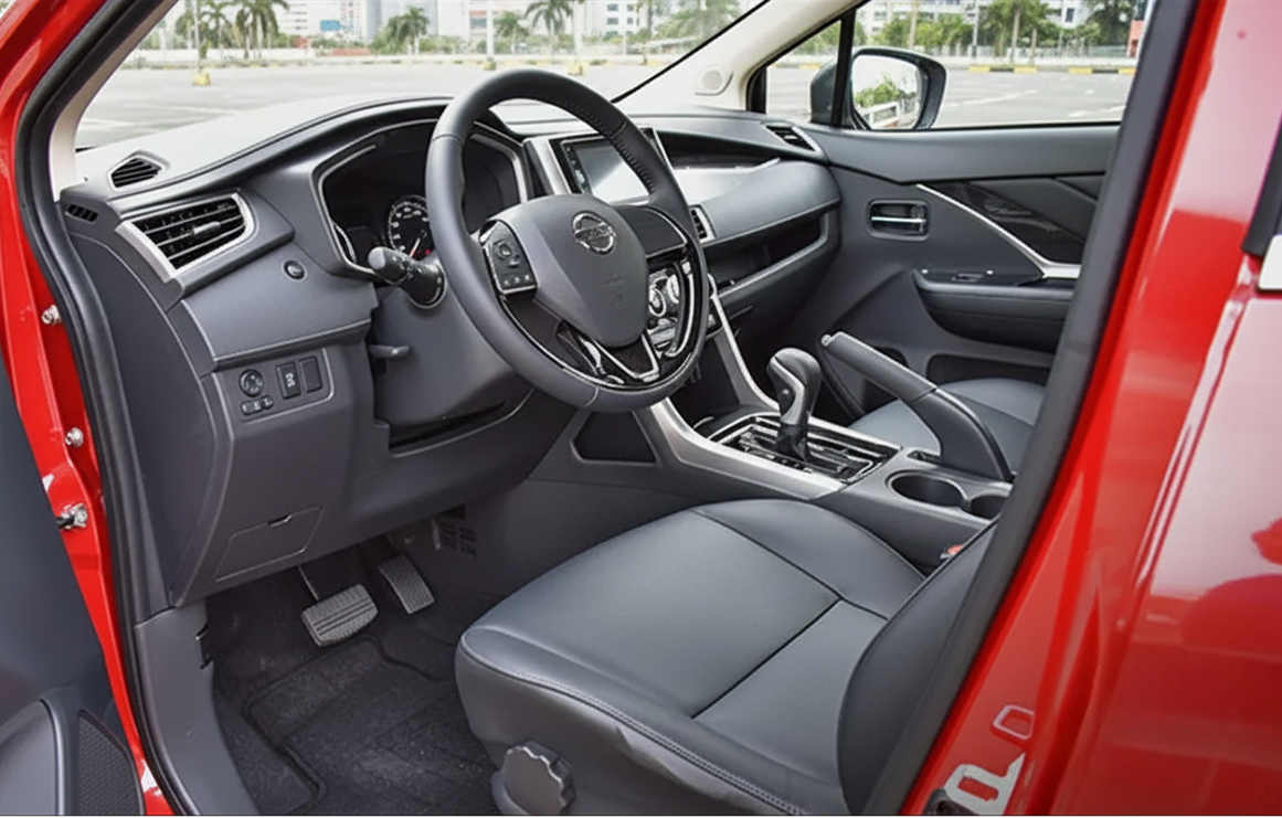 Nissan Livina - Image 7