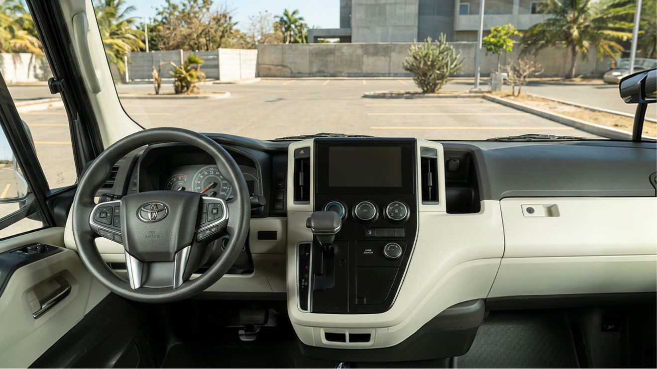 Toyota GL Grandia - Image 3