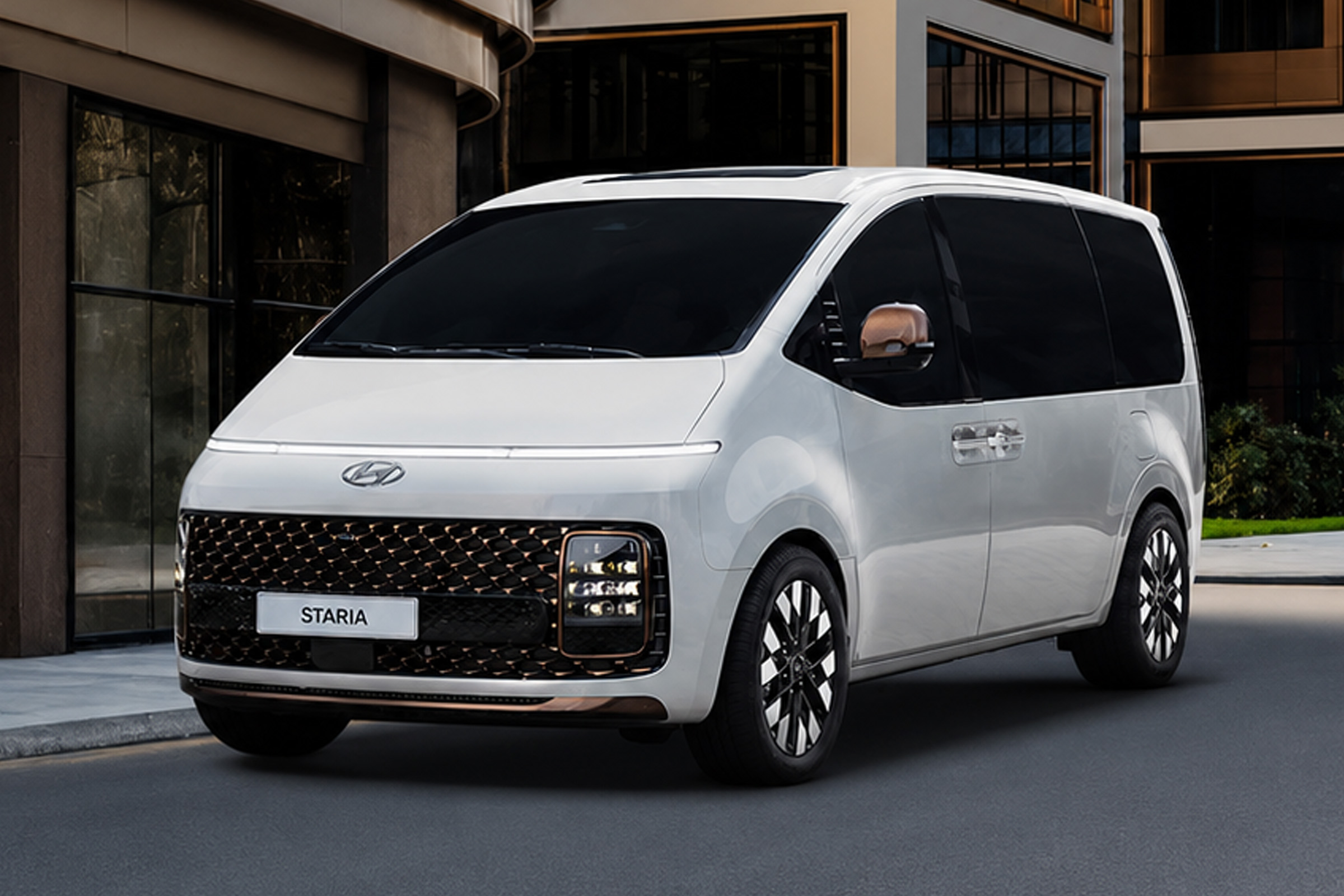 Hyundai Staria - Image 1