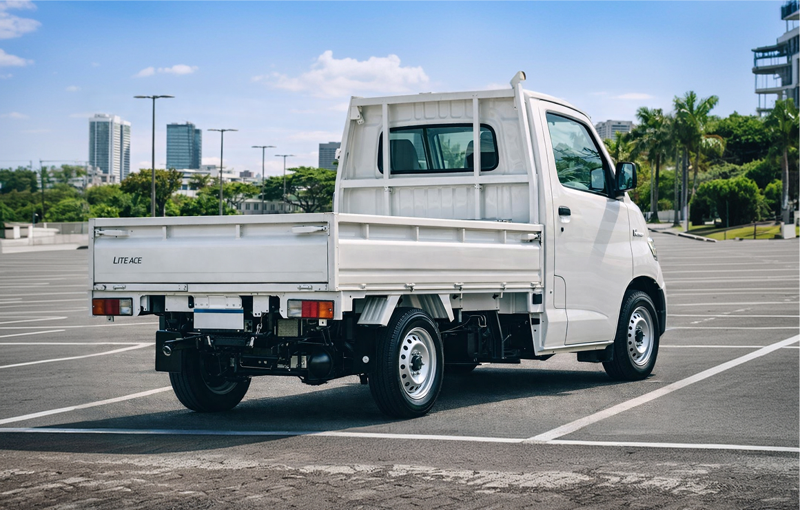 Toyota Lite Ace - Image 6