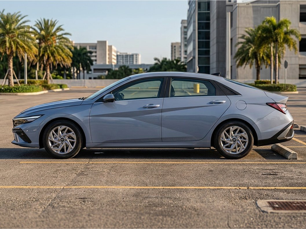 Hyundai Elantra - Image 2